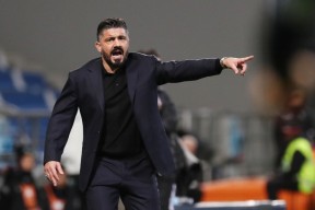 赛地聚焦：意大利杯赛前热度飙升，瓦伦西亚官宣签约，更衣室稳定，更衣室氛围转暖的简单介绍-爱游戏官方入口