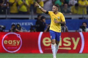 战术调整首场状态出色，TES观众沸腾！，内马尔重返赛场引发球迷热议的简单介绍-爱游戏官方入口