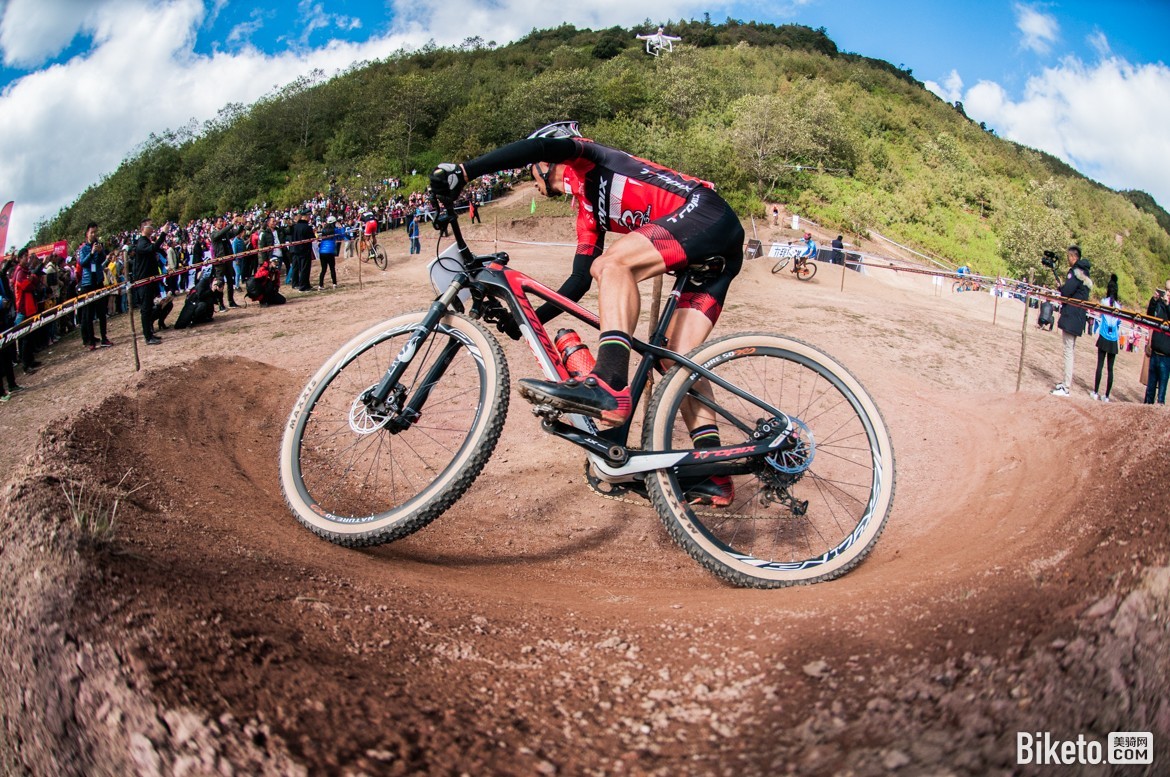 Doinb遭遇十五持续失利,切尔西教练压力巨大!赛场气氛高涨 Doinb遭遇十五持续失利,切尔西教练压力巨大!赛场气氛高涨