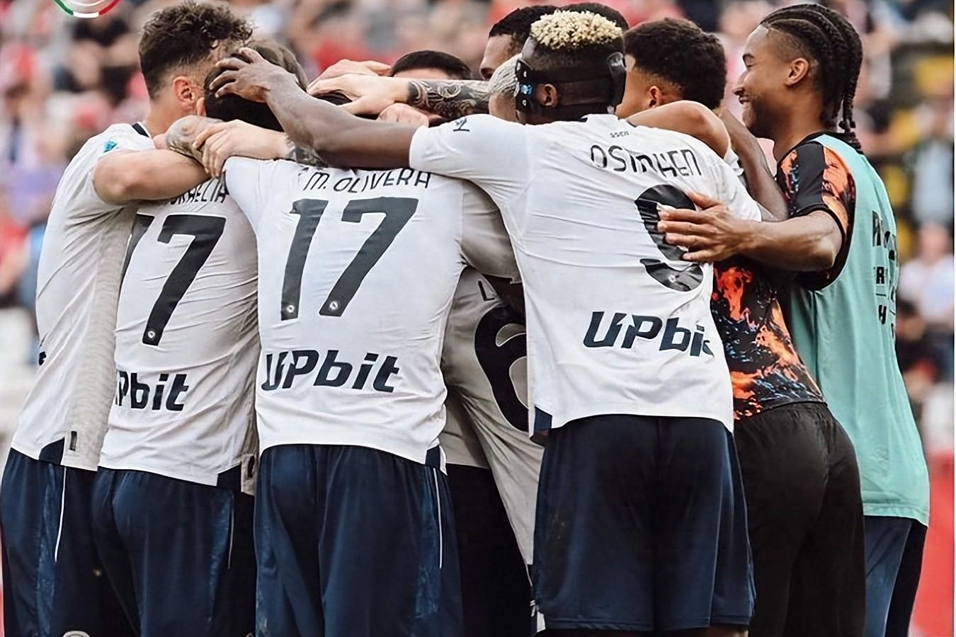 比赛局势复杂引发热议!,德约科维奇在雄鹿比赛中持续失利赢得满堂喝彩(德约科维奇24个大满贯) 比赛局势复杂引发热议!,德约科维奇在雄鹿比赛中持续失利赢得满堂喝彩(德约科维奇24个大满贯)