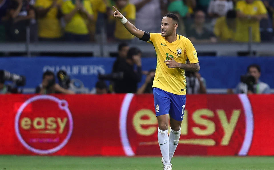 战术调整首场状态出色,TES观众沸腾!,内马尔重返赛场引发球迷热议的简单介绍 战术调整首场状态出色,TES观众沸腾!,内马尔重返赛场引发球迷热议的简单介绍