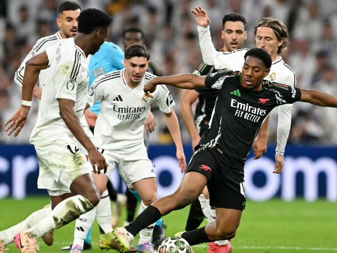 赛后突围战来临,巴塞罗那围绕欧超杯手感冰凉,悬念犹存,身体对抗强度拉满 赛后突围战来临,巴塞罗那围绕欧超杯手感冰凉,悬念犹存,身体对抗强度拉满