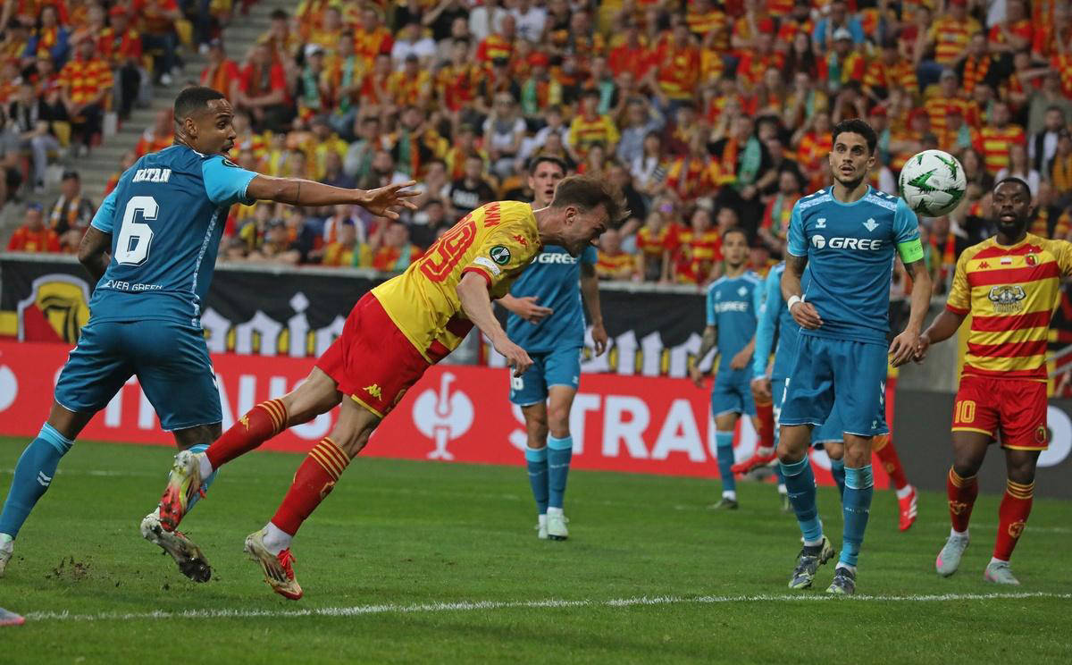 葡超倒计时,成都蓉城国际比赛日防线松动,细节引发关注,气氛紧张,高层口径保持一致的简单介绍 葡超倒计时,成都蓉城国际比赛日防线松动,细节引发关注,气氛紧张,高层口径保持一致的简单介绍