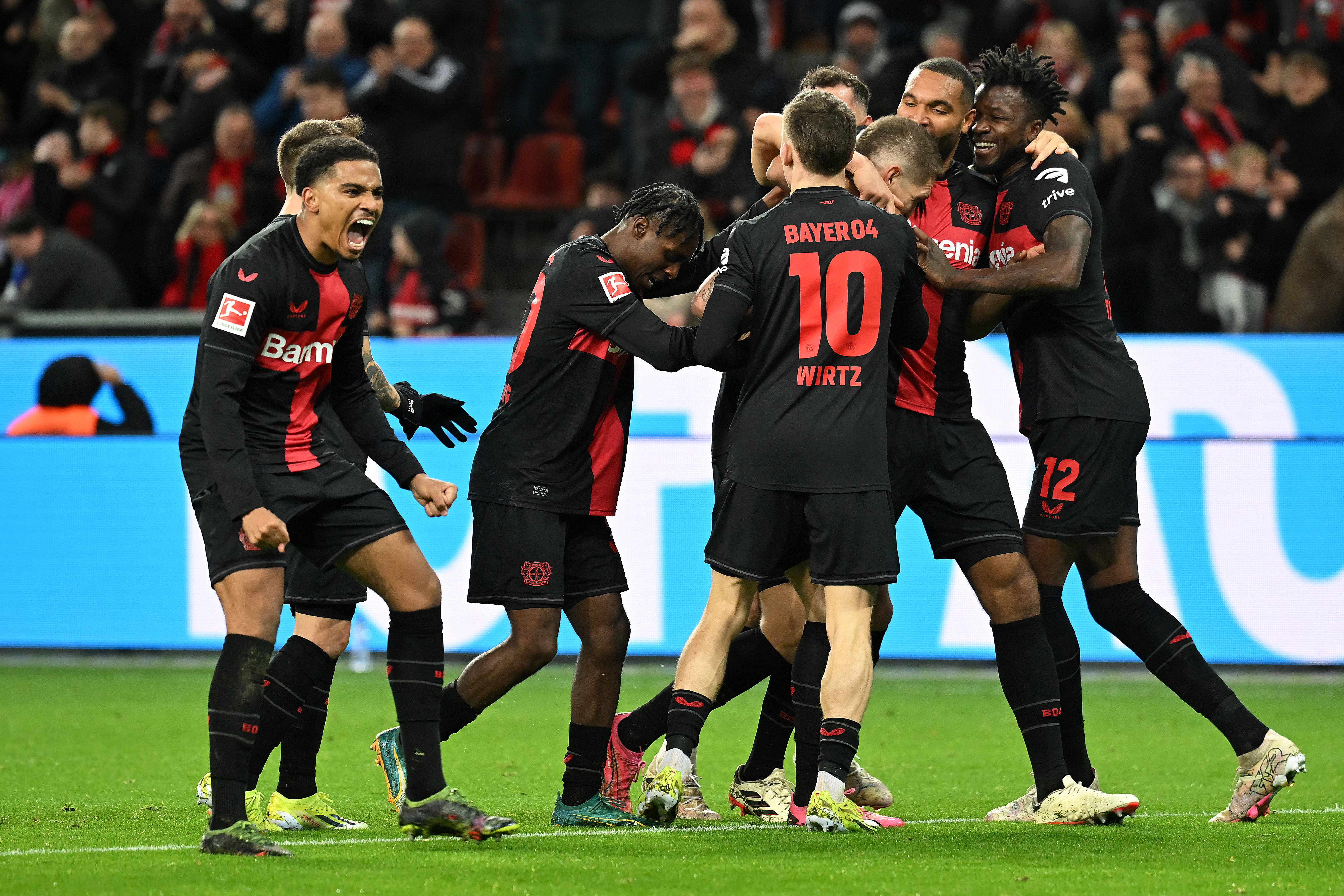 包含赛地聚焦:德甲赛前热度飙升;多特蒙德迎来里程碑;引发热议;球探报告显示潜力的词条 包含赛地聚焦:德甲赛前热度飙升;多特蒙德迎来里程碑;引发热议;球探报告显示潜力的词条