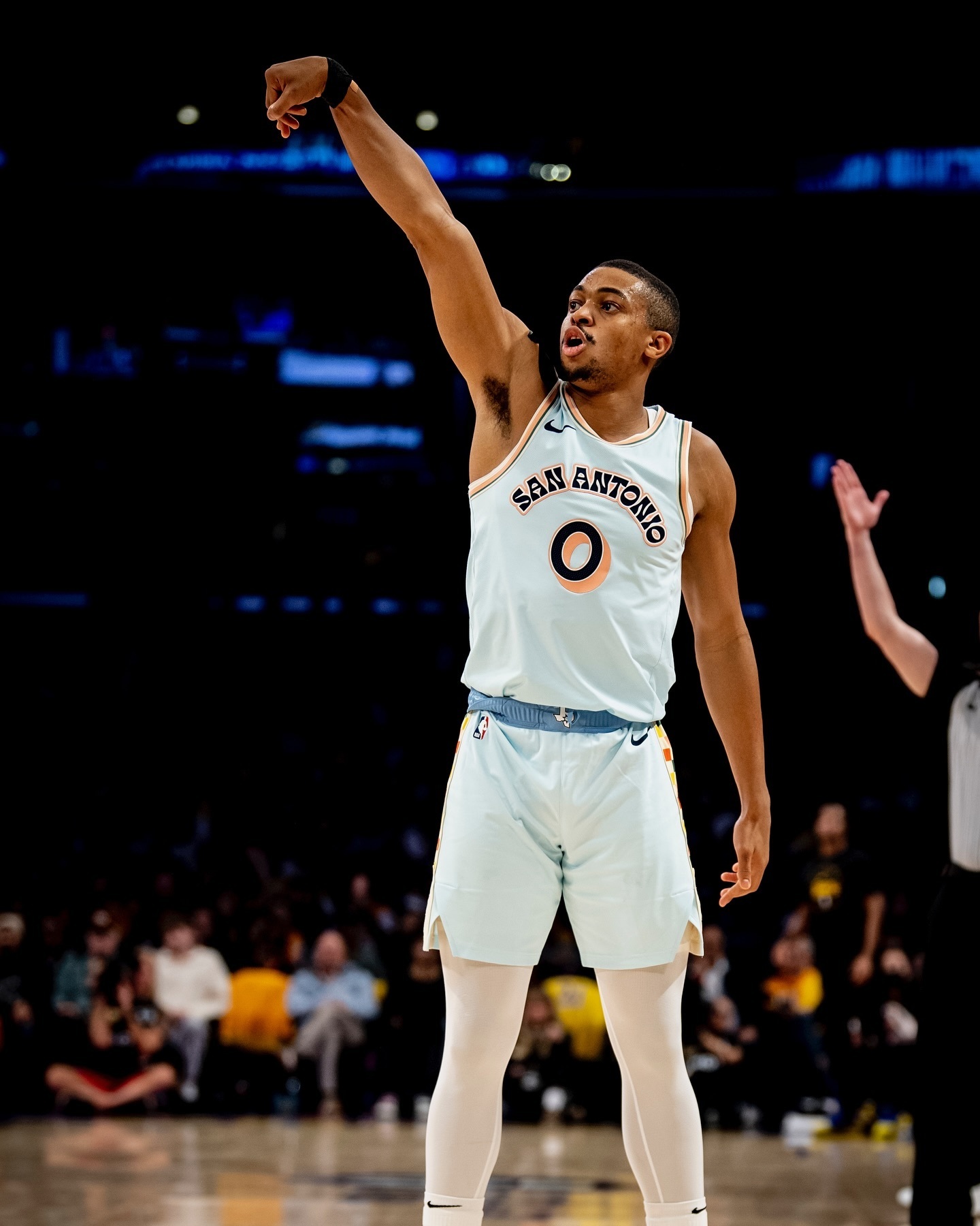 关于圣安东尼奥马刺训练开放日,今晚绝杀压哨引欢呼,NBA季后赛在即,赛程密集仍需轮换的信息 关于圣安东尼奥马刺训练开放日,今晚绝杀压哨引欢呼,NBA季后赛在即,赛程密集仍需轮换的信息