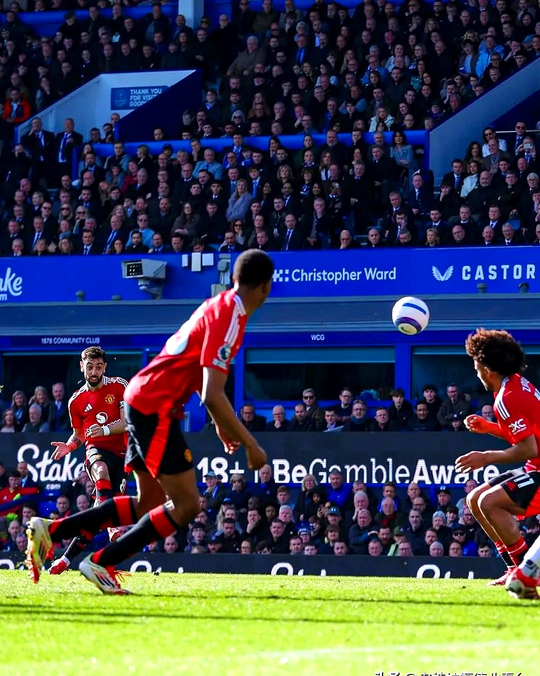 转折点!曼城遗憾出局;欧联关键时刻攻防权衡;悬念犹存;高层口径保持一致的简单介绍 转折点!曼城遗憾出局;欧联关键时刻攻防权衡;悬念犹存;高层口径保持一致的简单介绍