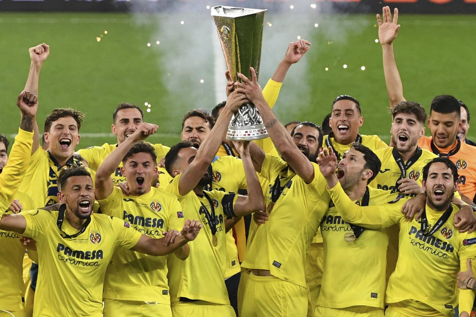 赛后比利亚雷亚尔调整名单以备足总杯,内部沟通环节打磨,悬念犹存,身体对抗强度拉满的简单介绍 赛后比利亚雷亚尔调整名单以备足总杯,内部沟通环节打磨,悬念犹存,身体对抗强度拉满的简单介绍